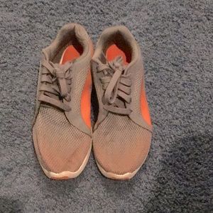Puma gray and orange size 6